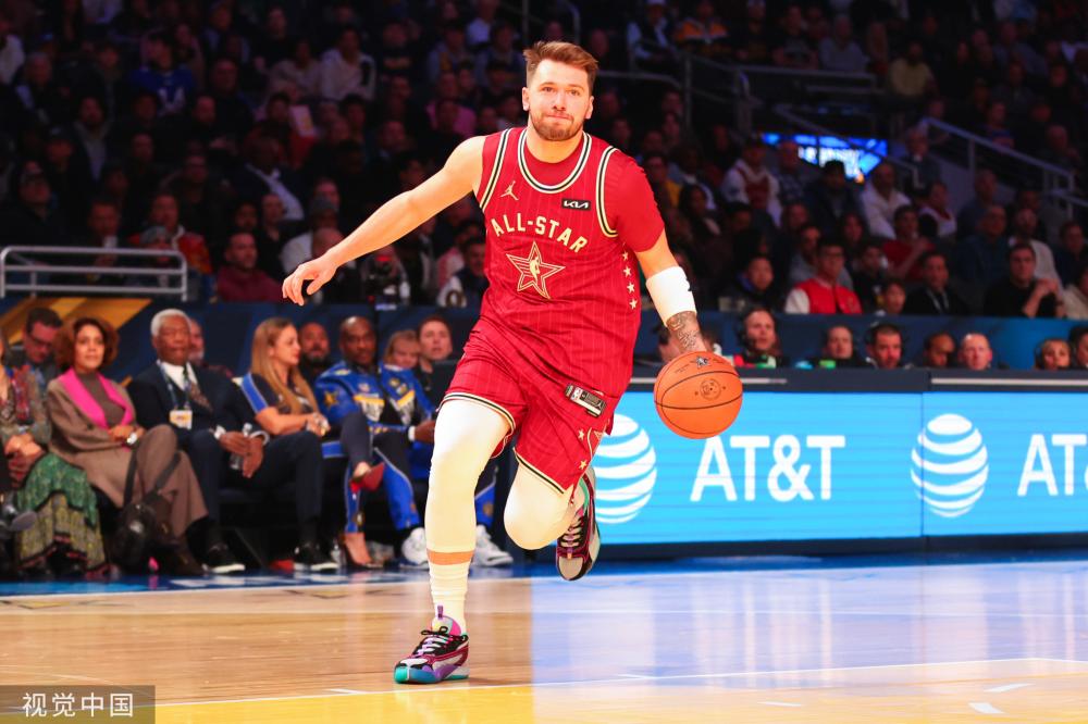 台上展示了 台上展示了