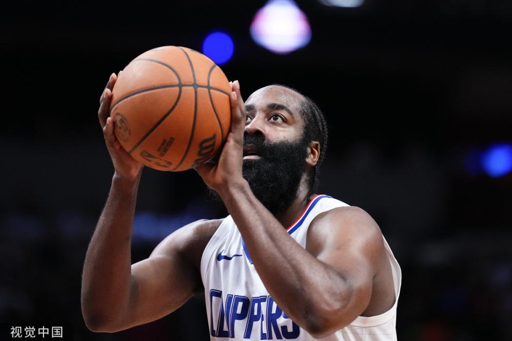 在禁区内的 在禁区内的